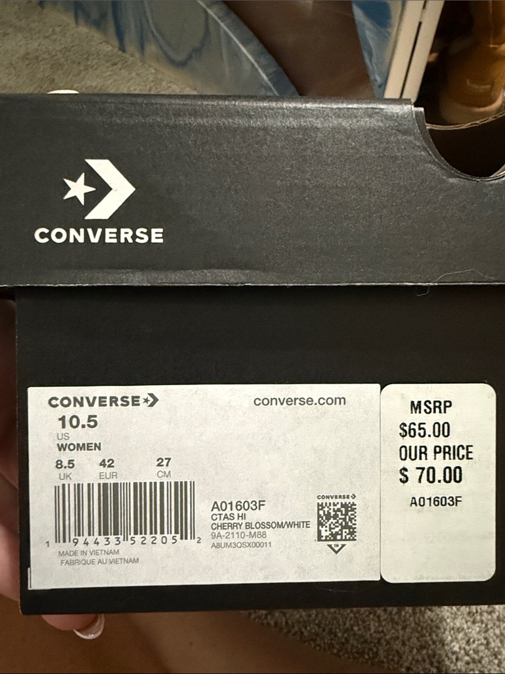 Converse Women’s Pink High-Top Sneakers with Red Lip Motif - Picture 3 of 3
